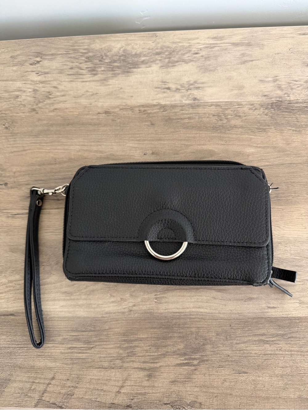 Bueno Black Organizer Wristlet Wallet